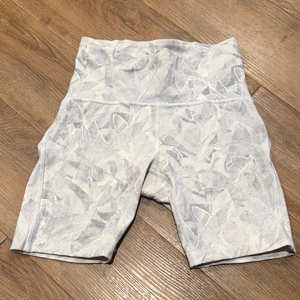 Lululemon Athletica White Patterned Bike Shorts